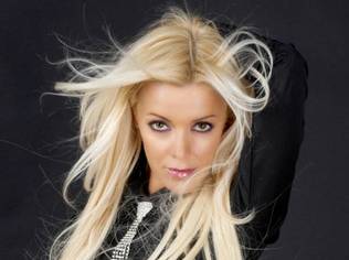 Tinka MILINOVIC, international pop and TV star