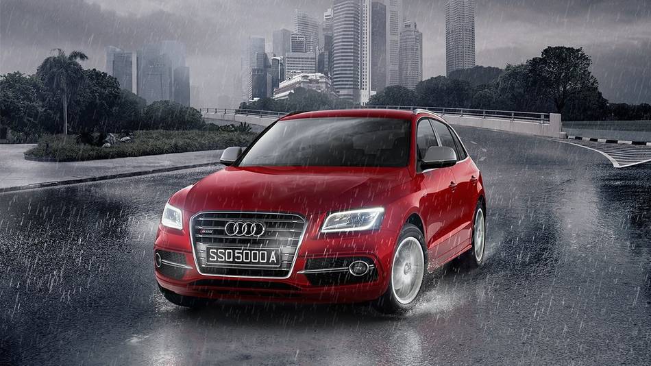 The permanent all-wheel drive technology of the German marque comes to the fore, conquering Singapore's roads under all weather conditions