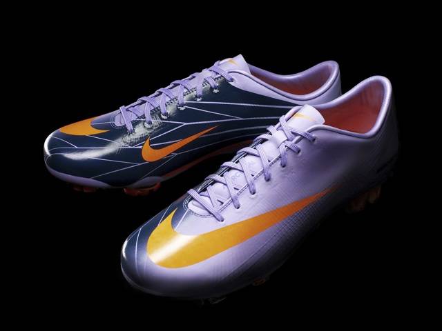 With Cristiano Ronaldo in London, NIKE, Inc. has unveiled the Mercurial Vapor SuperFly II