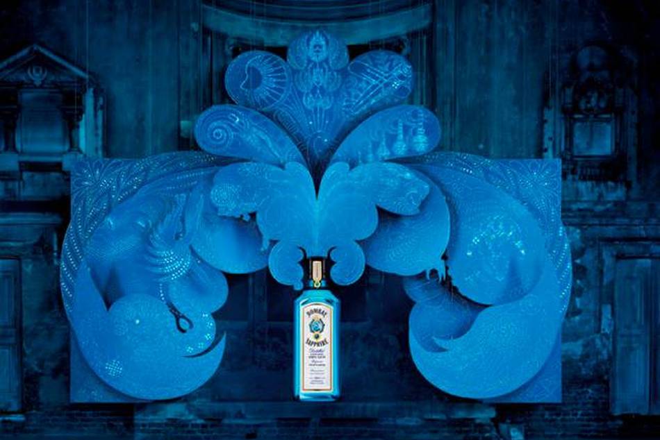 Bombay Sapphire pays tribute to the heritage and the origin of the luxury spirits brand