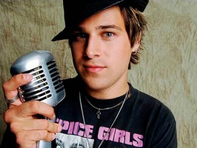 Ryan Cabrera who brought us the unforgettable ballad "True" performs in Singapore at TAB on 28/8/10