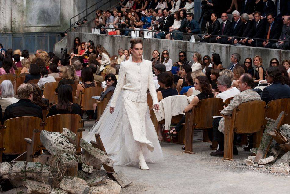 Karl Lagerfeld transports guests to CHANEL Haute Couture Week presentation from the past, and theatrically into the future with a collection that brings out the best from the Old World and the New