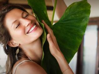 Sejaa Pure Skincare is an all natural skincare line developed by supermodel Gisele Bündchen