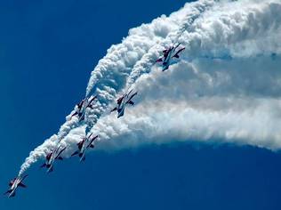 RSAF Black Knights at the Singapore Airshow