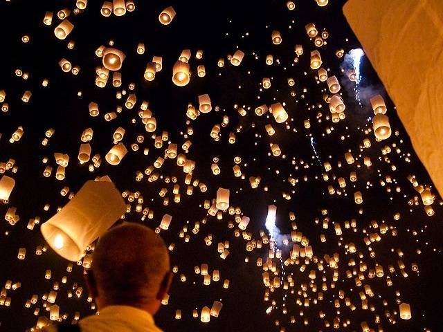 Khom Fai's are released into the night sky during Yi Peng Festival