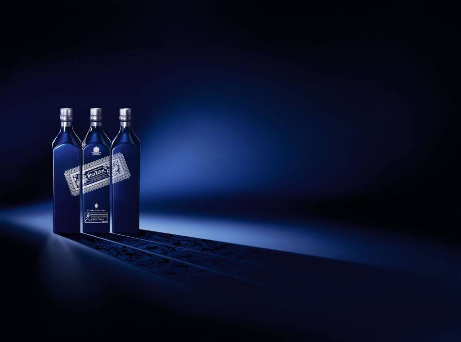 Special limited edition bottle inspired by the iconic Singapore Girl uniform, with its richer and more intense blend, is well suited for those who seek new depths of flavour