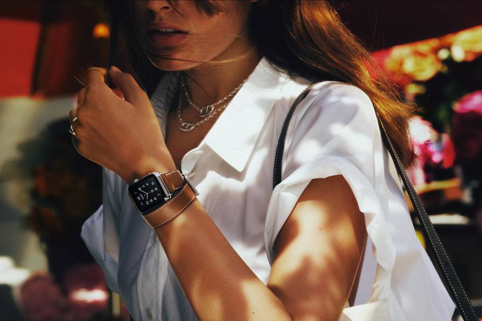 With 3 leather straps handmade by Hermès artisans in France and an Hermès watch face reinterpreted by Apple designers in California