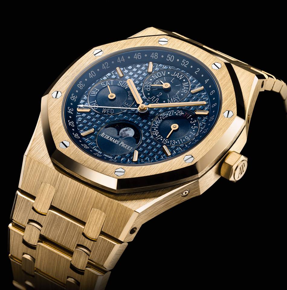In 2016, Audemars Piguet brings the enduring lustre of yellow gold back to the forefront