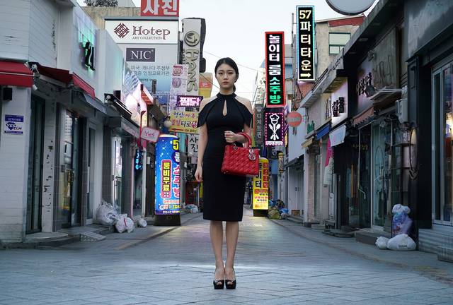 The art gallery in the House's Korean boutique plays host to the traveling exhibition showcasing contemporary artists' interpretations of the emblematic House bag