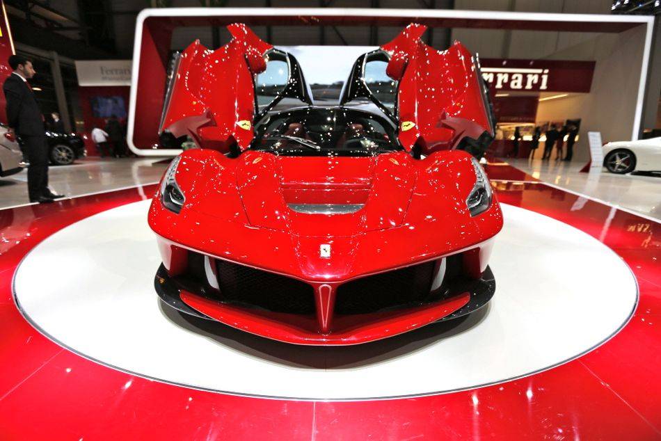 The limited-edition special series with a carbon-fibre chassis is the first car in the history of Ferrari to be powered by HY-KERS, its new hybrid technology