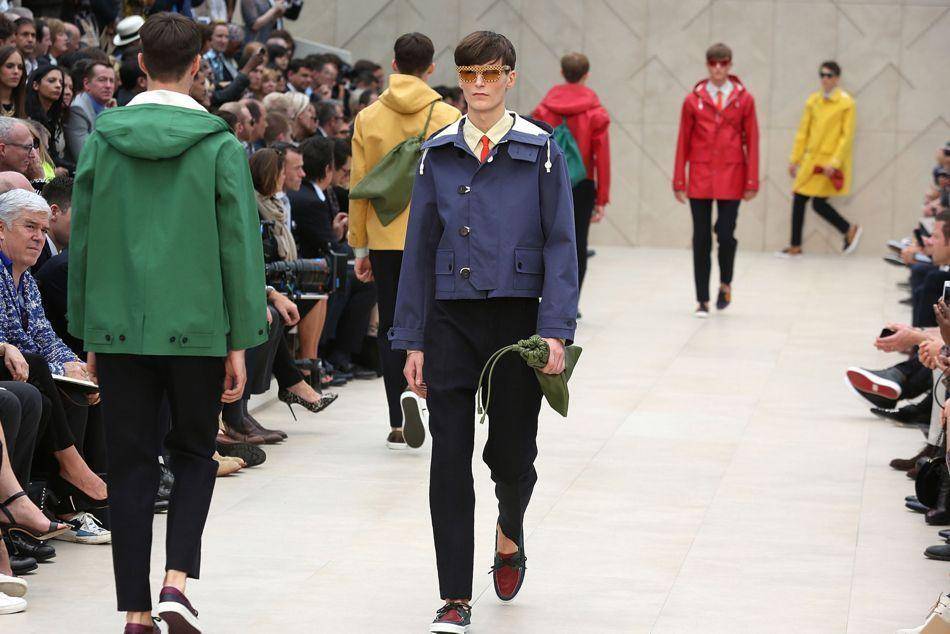 Burberry unveiled its Spring/Summer 2014 Menswear collection entitled 'Writers and Painters', inspired by painter David Hockney and writer Alan Bennett, famed Englishmen and artisans of the 1960's