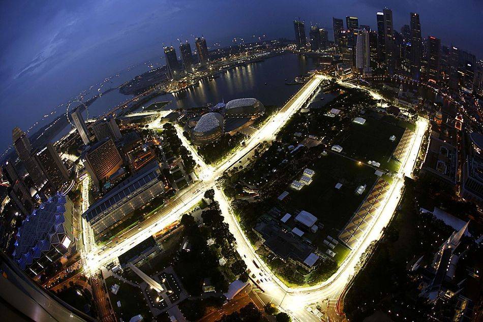 For the first time, 32 of the 4.5-litre 570 horsepower V8 berlinettas in the Ferrari Challenge Asia Pacific 2012 will grace the Marina Bay Street Circuit
