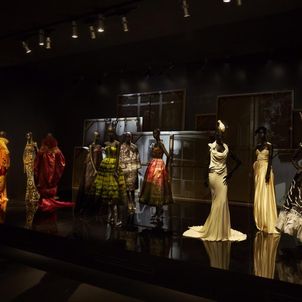 Look Inside: Esprit Dior Exhibition in Seoul | SENATUS