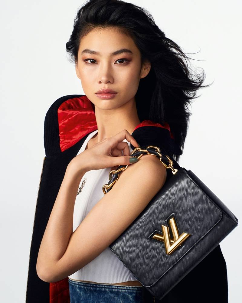 DIỆN TÚI XÁCH LOUIS VUITTON TWIST NHƯ NGÔI SAO SQUID GAME JUNG HOYEON