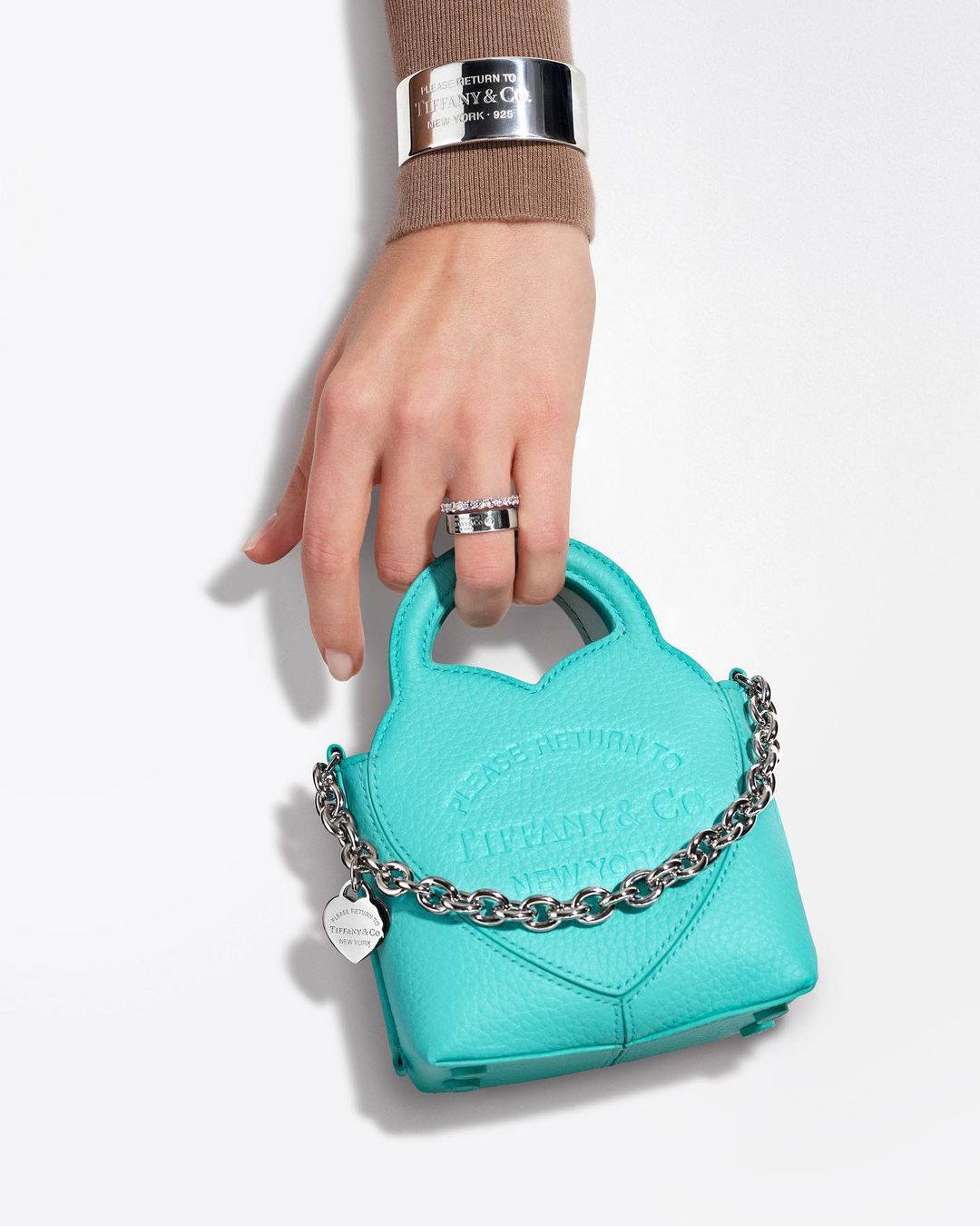 Return to Tiffany handbags a nod to iconic Tiffany Co. jewelry SENATUS