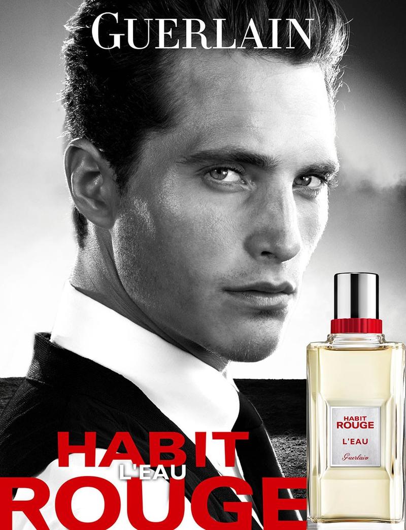 Парфюмер мужской. Habit rouge Guerlain. Модель с парфюмом мужчина. Guerlain Habit rouge реклама. Rouge Парфюм мужской.