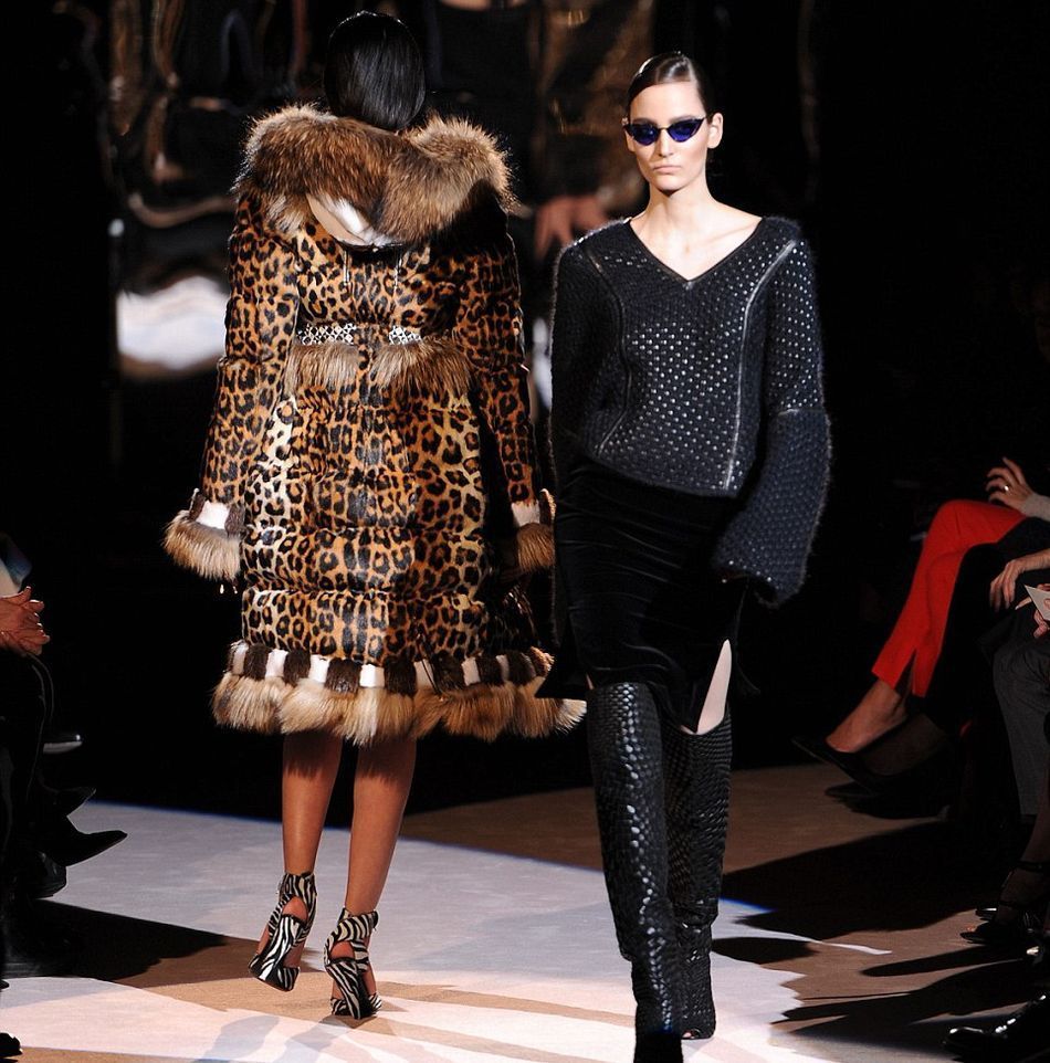 TOM FORD Makes Womenswear Catwalk Debut at London Fashion Week | SENATUS