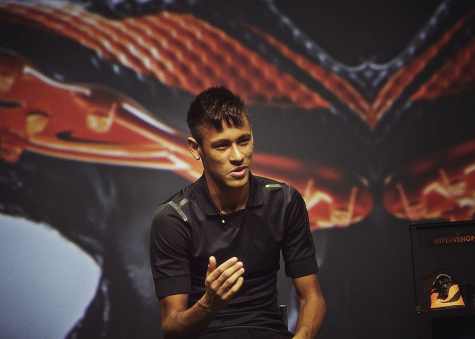 aprender Gestionar satélite Neymar Performs in Nike's New Game-Changing Hypervenom | SENATUS