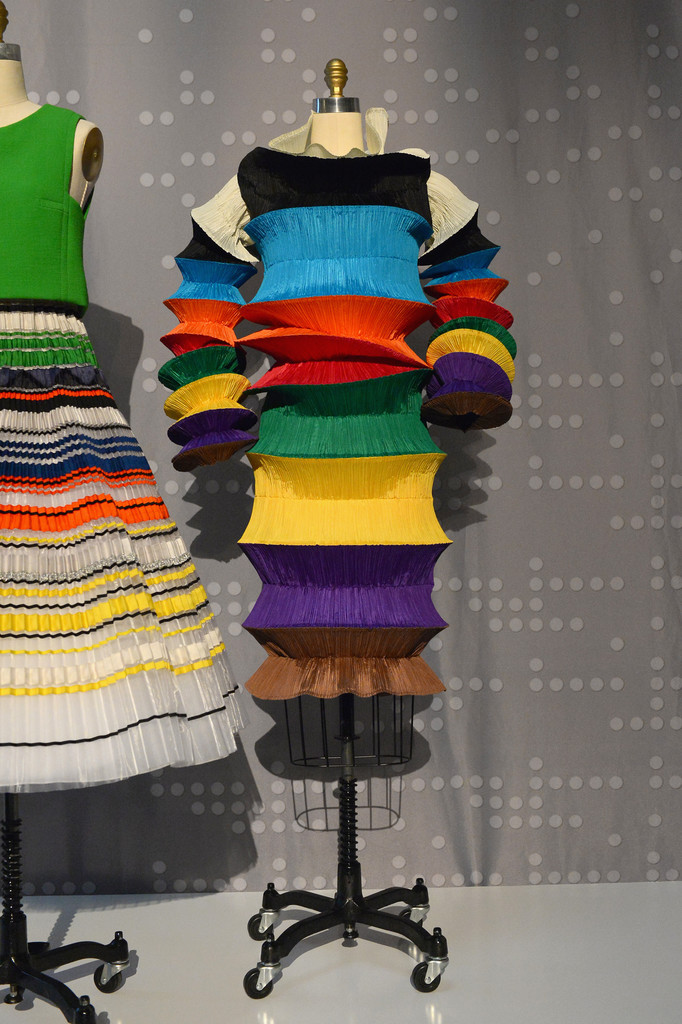 'Manus x Machina: Fashion in an Age of Technology' at the Costume ...