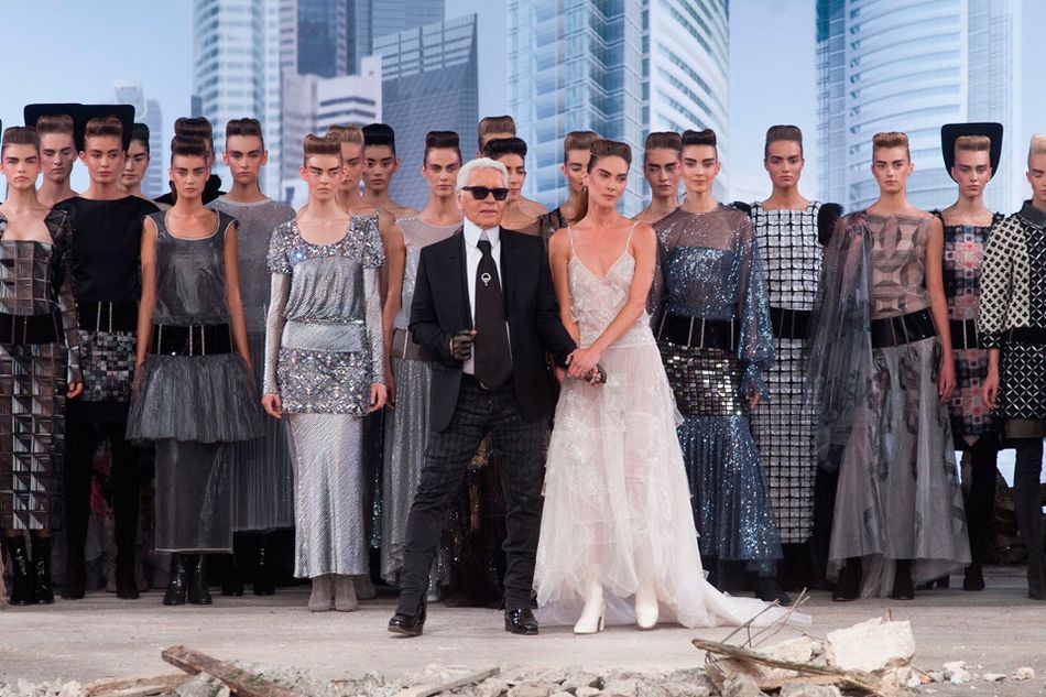 Lagerfeld Juxtaposes Past and Future with CHANEL Haute Couture | SENATUS