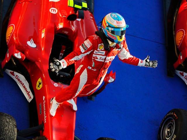 Ferrari's Fernando Alonso retains hope of clinching a third world crown this year 