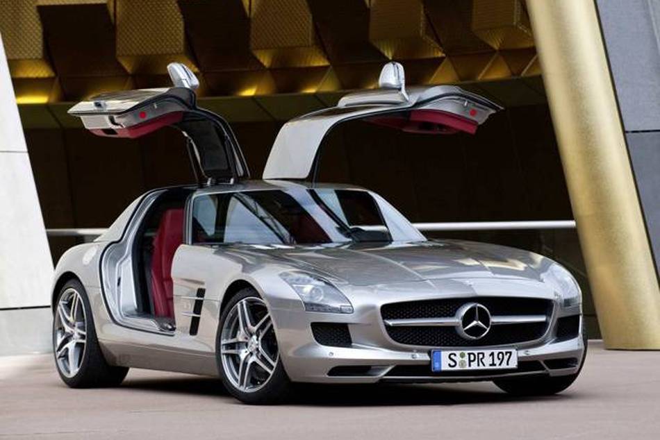 The SLS AMG by MERCEDES-BENZ