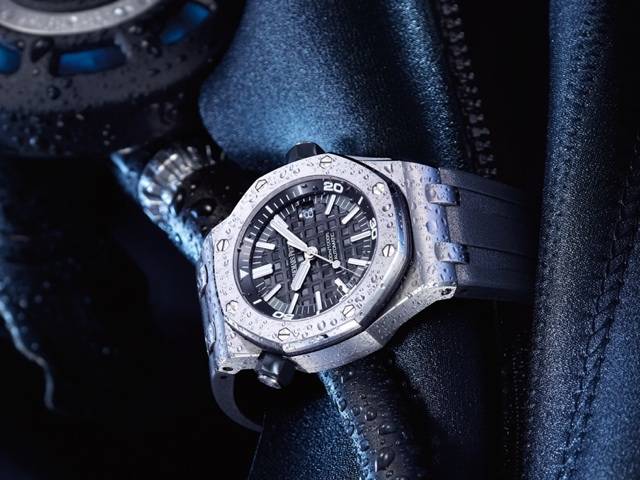 The Audemars Piguet Royal Oak Offshore Diver watch was the first luxury steel watch