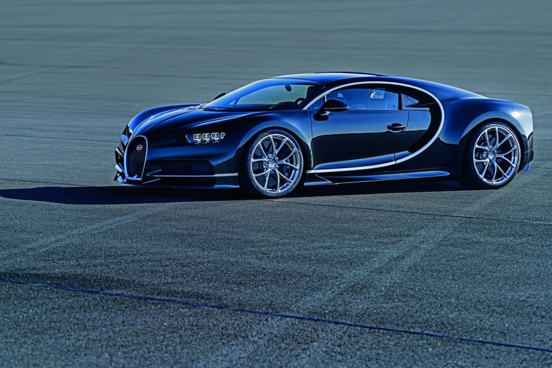 Bugatti Unveils the Chiron at the 2016 Geneva International Motor Show ...