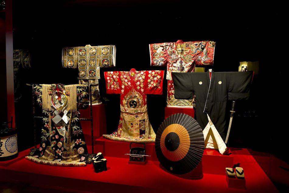 The Fondation Pierre Bergé – Yves Saint Laurent has devoted its 17th exhibition to Japanese theatre costumes, known as the Kabuki