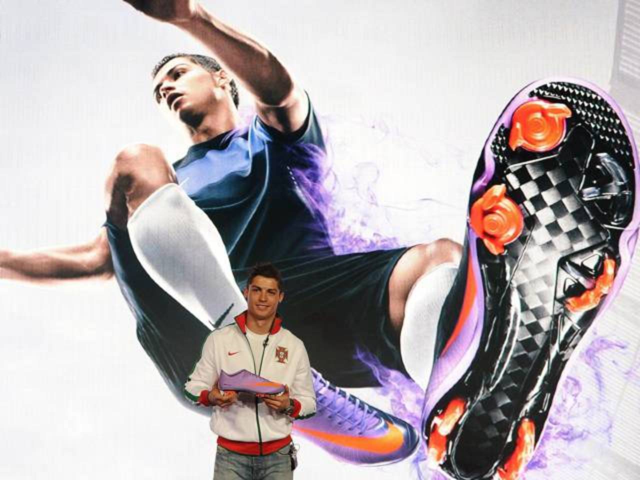 tinción Suplemento Renacimiento Nike Mercurial Vapor SuperFly II with Cristiano Ronaldo | SENATUS
