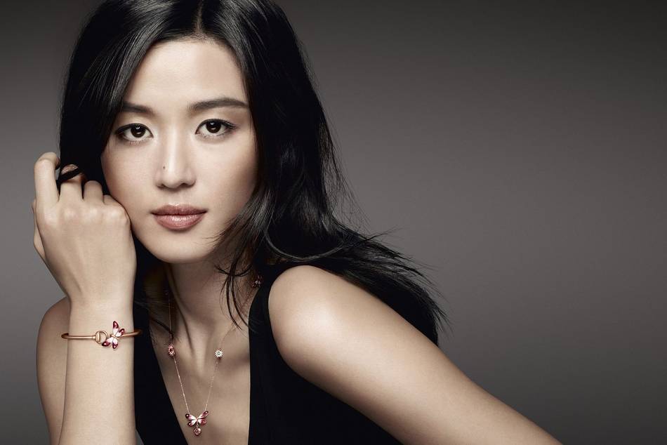 The South Korean actress is the face of the Italian label's Asia exclusive campaign for watches, jewellery and eyewear