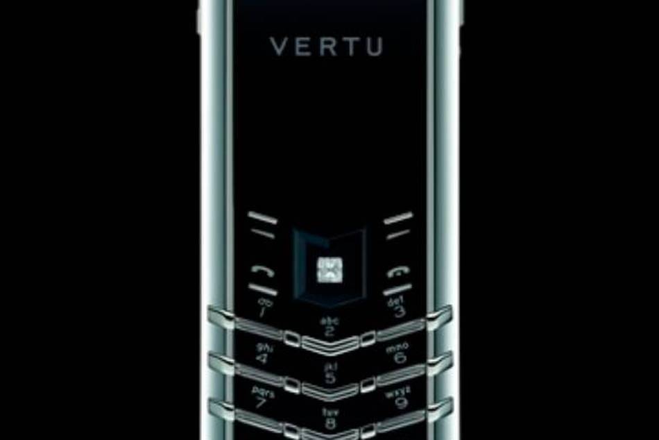 A culmination of a decade of knowledge, passion and experience, the Vertu Signature has no equal