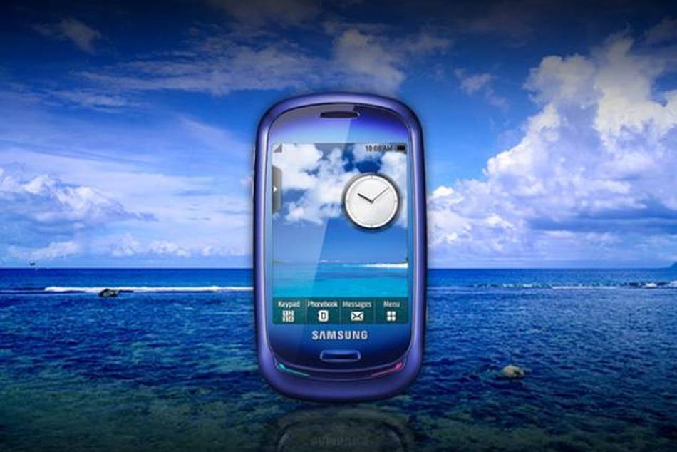 Samsung Blue Earth is powered by a solar panel charger and made from recycled plastic bottles