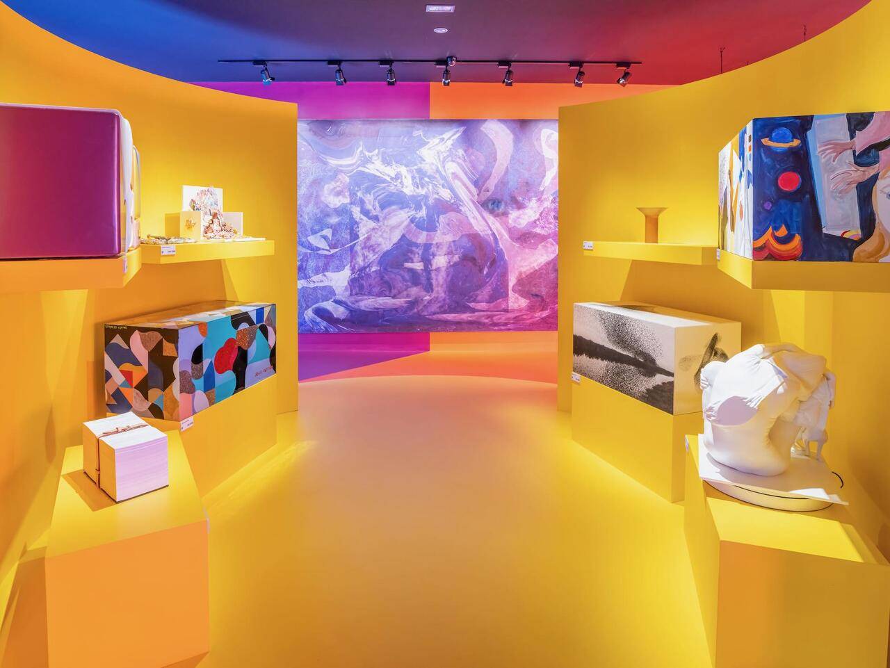 Marina Bay Sands on X: From now till 27 April, visit @LouisVuitton 200  Trunks 200 Visionaries: The Exhibition at the Event Plaza, the first  international stop in the heart of Singapore. Admission