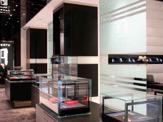 Showcasing the retail concept and façade modelled after the Vertu’s Ginza boutique in Tokyo