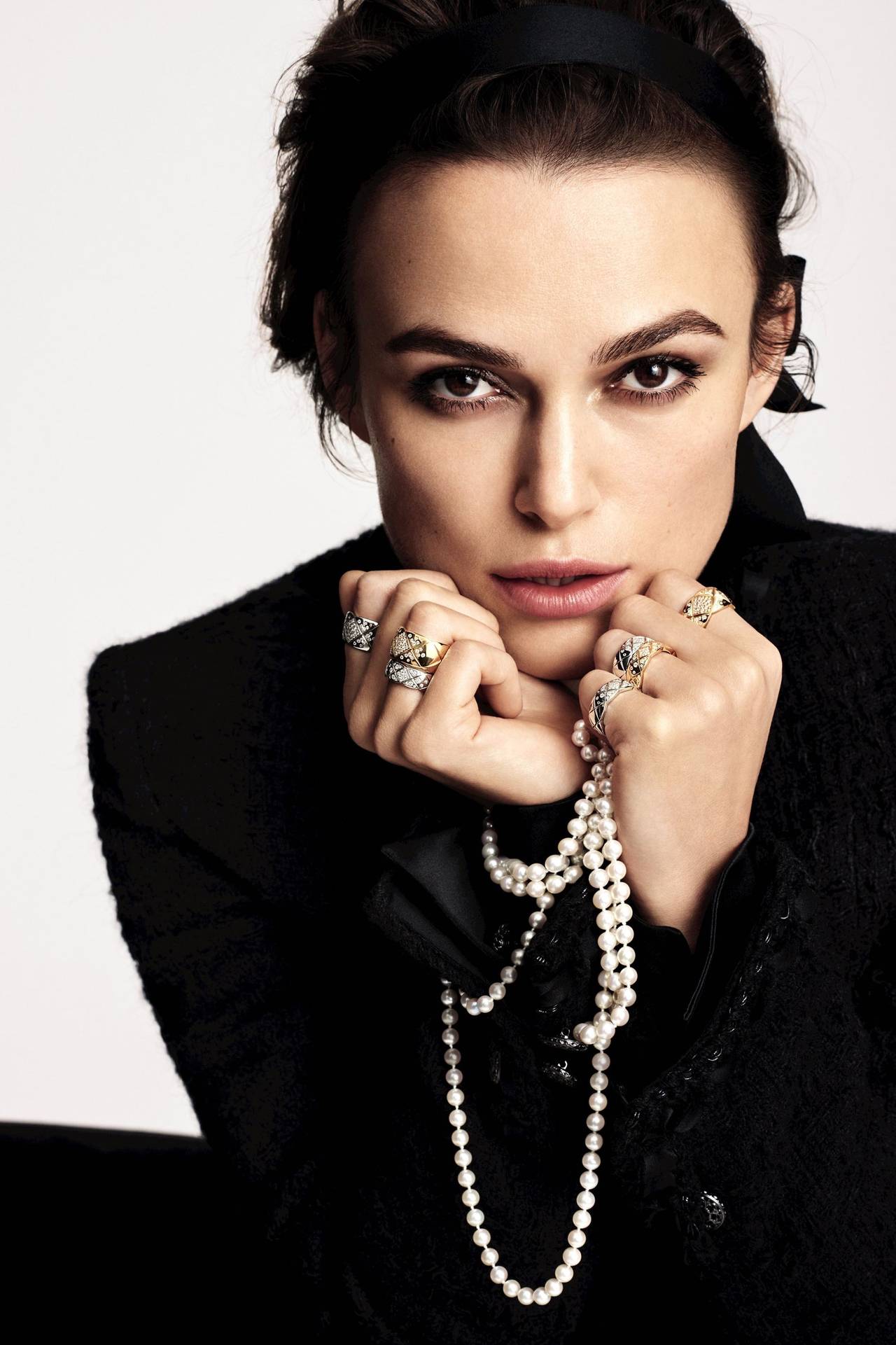 Jewelry Trends: Keira Knightley wears Chanel fine jewelry