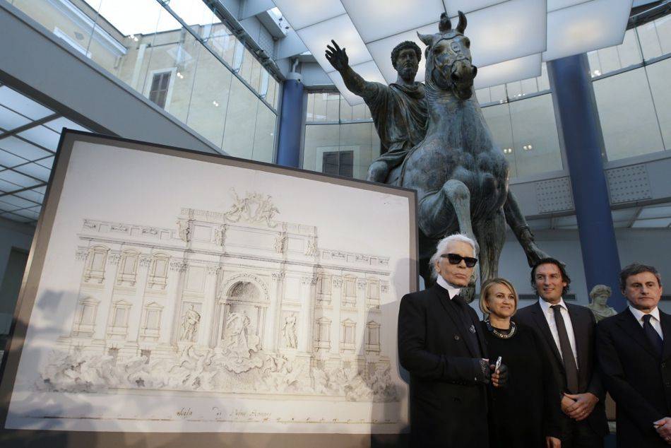 As part of "Fendi for Fountains" project renovating the Fontana di Trevi and Le Quattro Fontane in Rome, Karl Lagerfeld will be exhibiting photos of the fountains as well as key Roman monuments in Paris