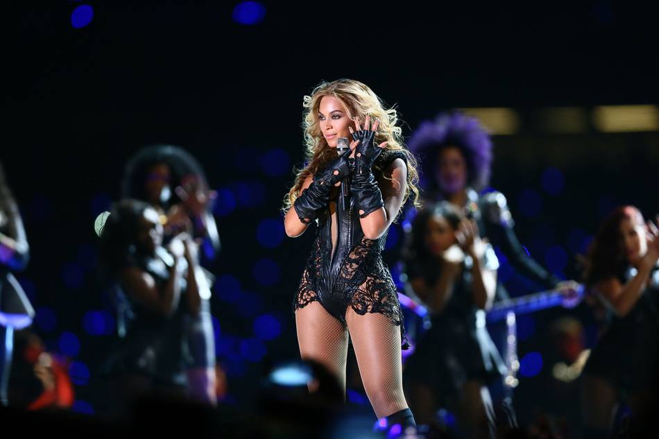 Iconic Beyoncé Outfits to Exhibit at Rock and Roll Hall of Fame and ... Michael Jackson In Gold Magazine