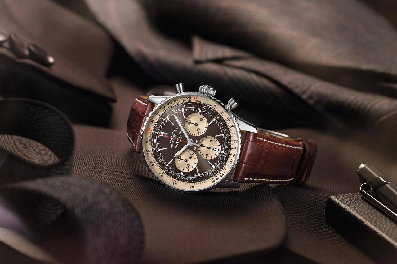 BREITLING 時計ケース ブラウン 気持ちが高まるスペシャルウォッチ。まばゆいゴールドケースの