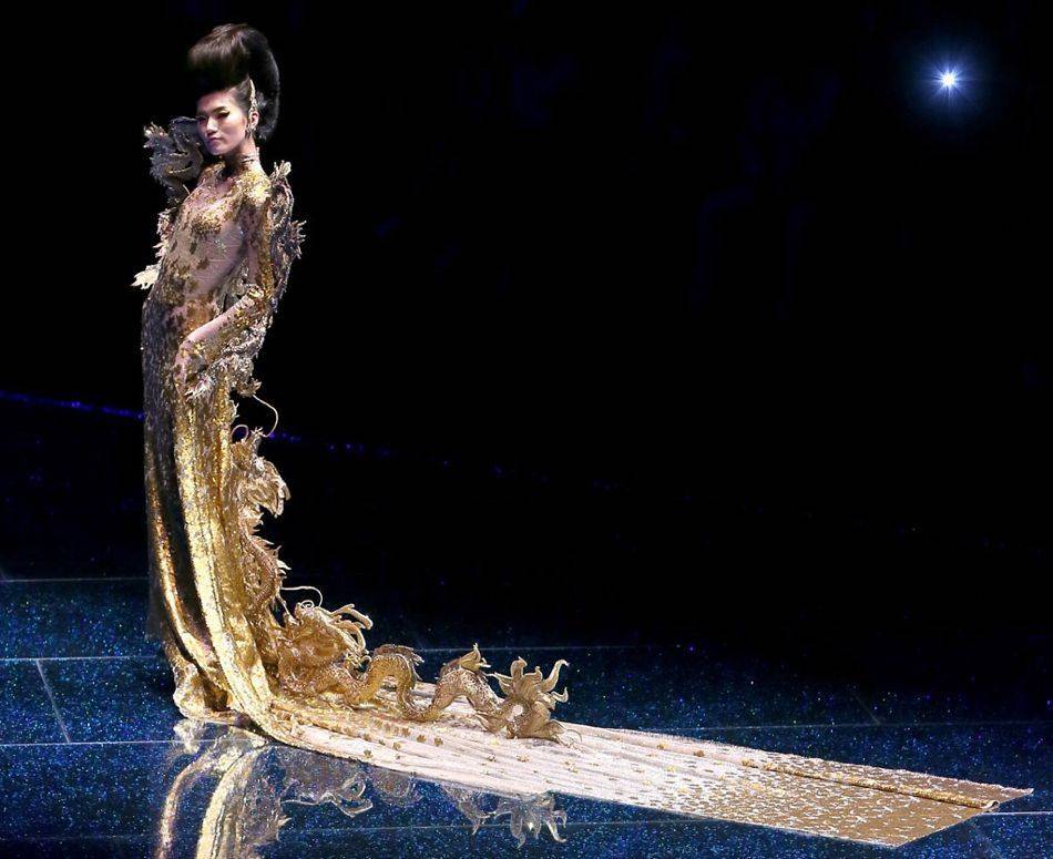 Guo Pei celebrates her atelier's 15th year with her latest mythology inspired "Legend Of The Dragon" (龙的故事) show 