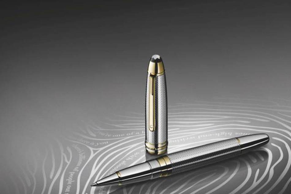 The Meisterstuck Solitaire Barley LeGrand Rollerball Platinum-Plated comes with Personal Code Ink