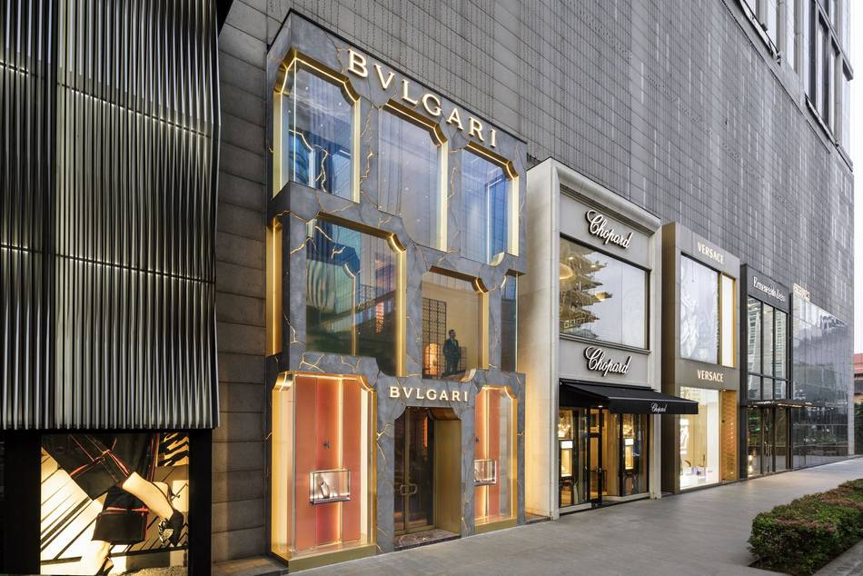 Bvlgari Kuala Lumpur Flagship Store Unveils Dramatic New Facade | SENATUS