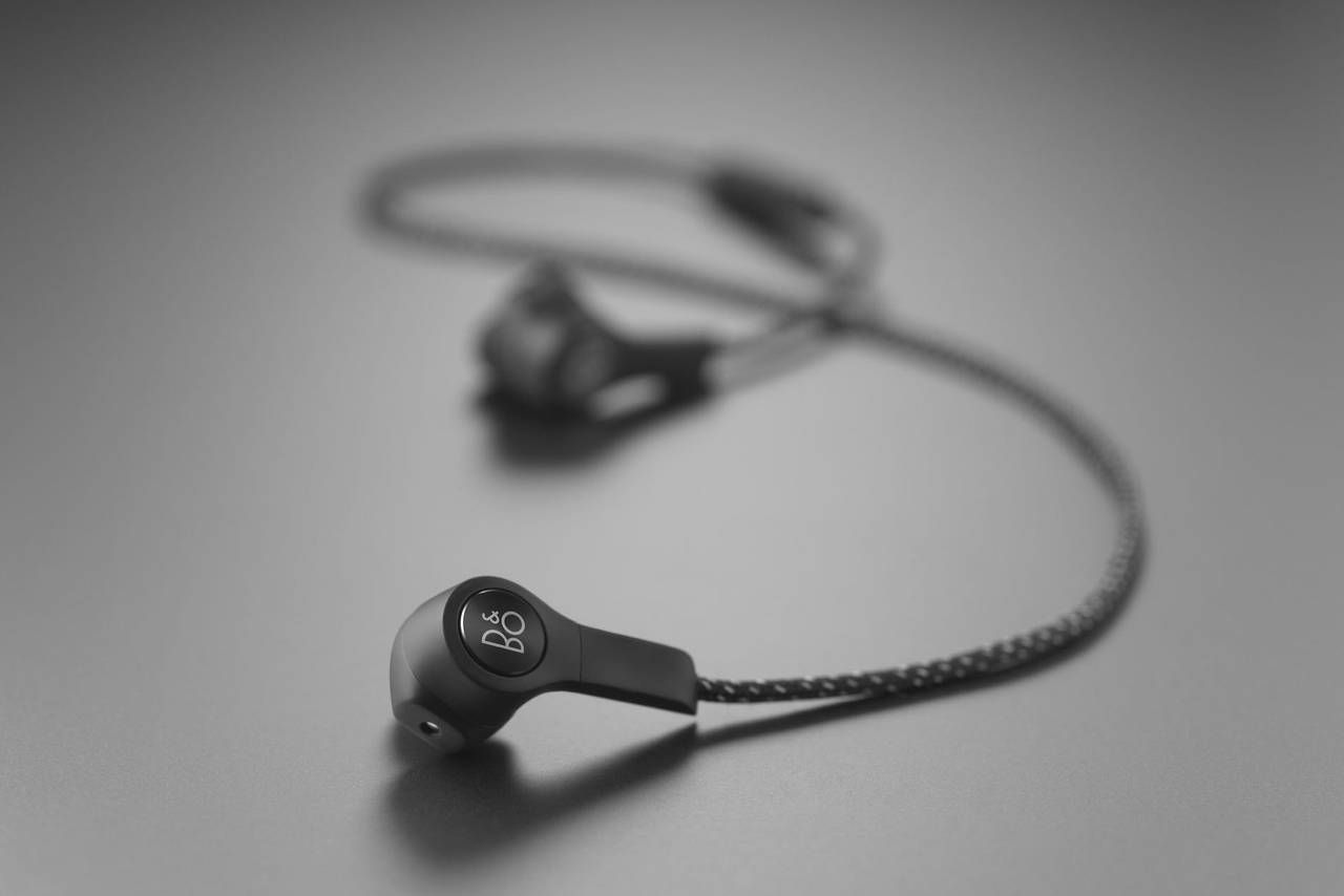 【新年特価】beoplay h5 Bang&amp;Olufsen B&O Play Beoplay H5 Review | PCMag