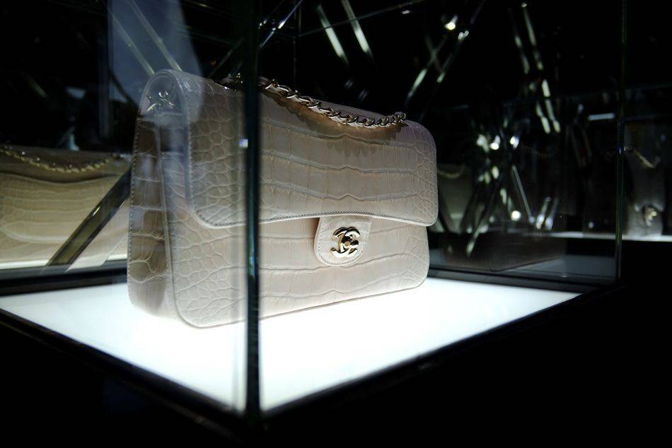 Chanel takes luxury lovers and ardent fans on a journey like never before to discover the secrets behind the workmanship of the bag as well as it's fabled history