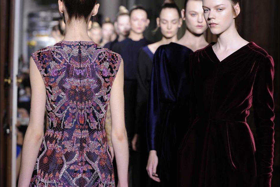 Valentino has dreamt up a nocturnal and yet pensive Haute Couture collection for Valentino Fall Winter 2012/2013