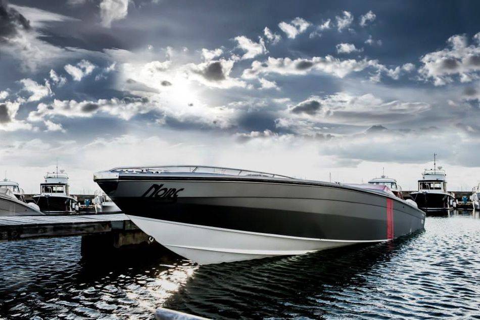 London Motor Group’s Super Car Workshop reveals its first-ever nautical project this week at the PSP Southampton Boat Show