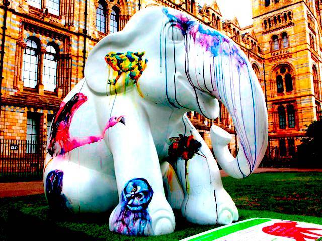 100 brightly painted life-size elephants will swarm the streets of Singapore for 2 months