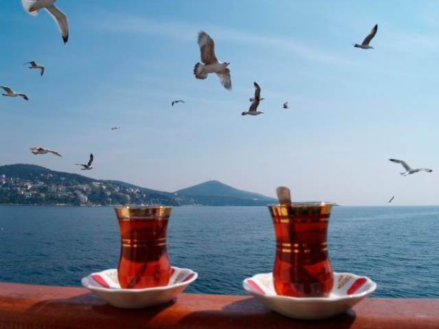 In Istanbul, Tea (Cay in Turkish) is consumed without moderation! Photo Credit: Alexandros Massaveta