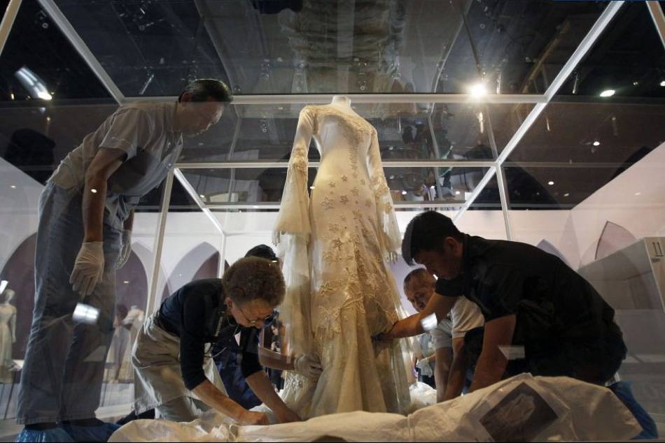 The National Museum of Singapore presents a superb collection of wedding dresses from the Victoria and Albert Museum in London for the very first time