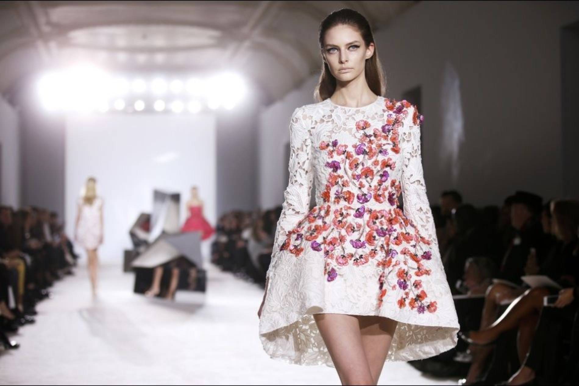 Embroidered Fabrics Accentuate Sensuality of Giambattista Valli Spring ...